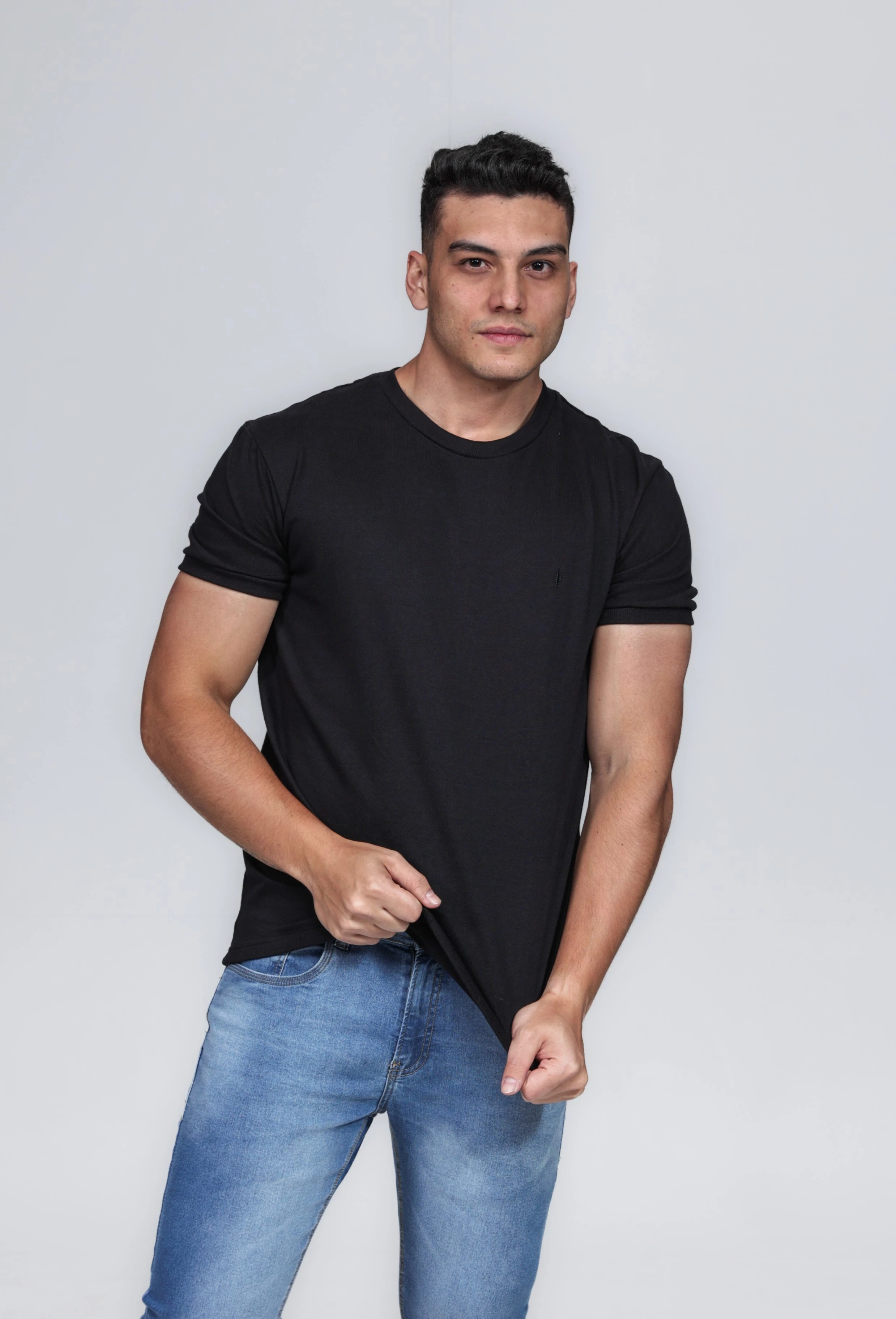 CAMISETA MASCULINA GOLA CARECA 100% ALGODÃO PRETA BARCELONA