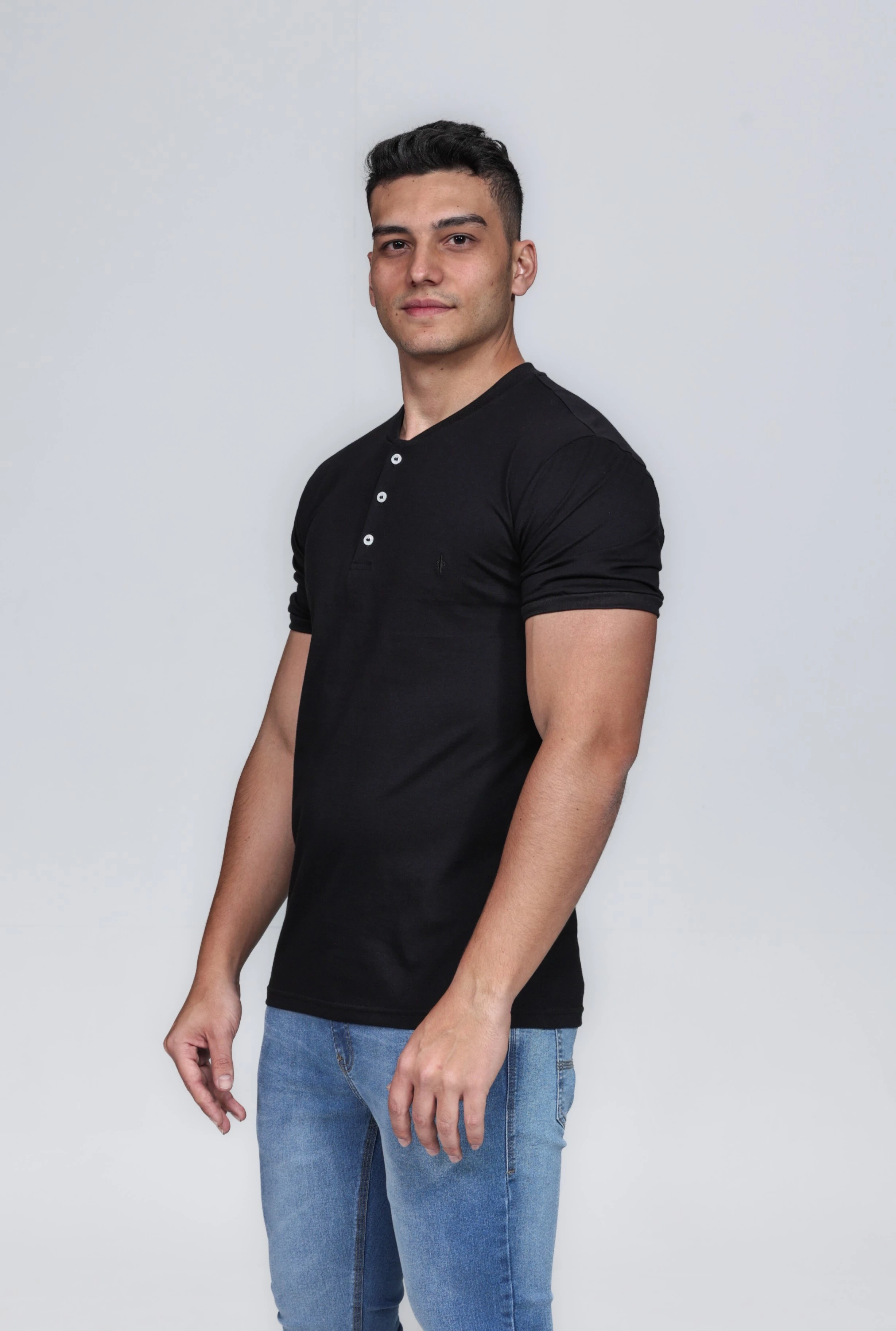 CAMISETA MASCULINA GOLA PORTUGUESA ALGODÃO PIMA PRETA