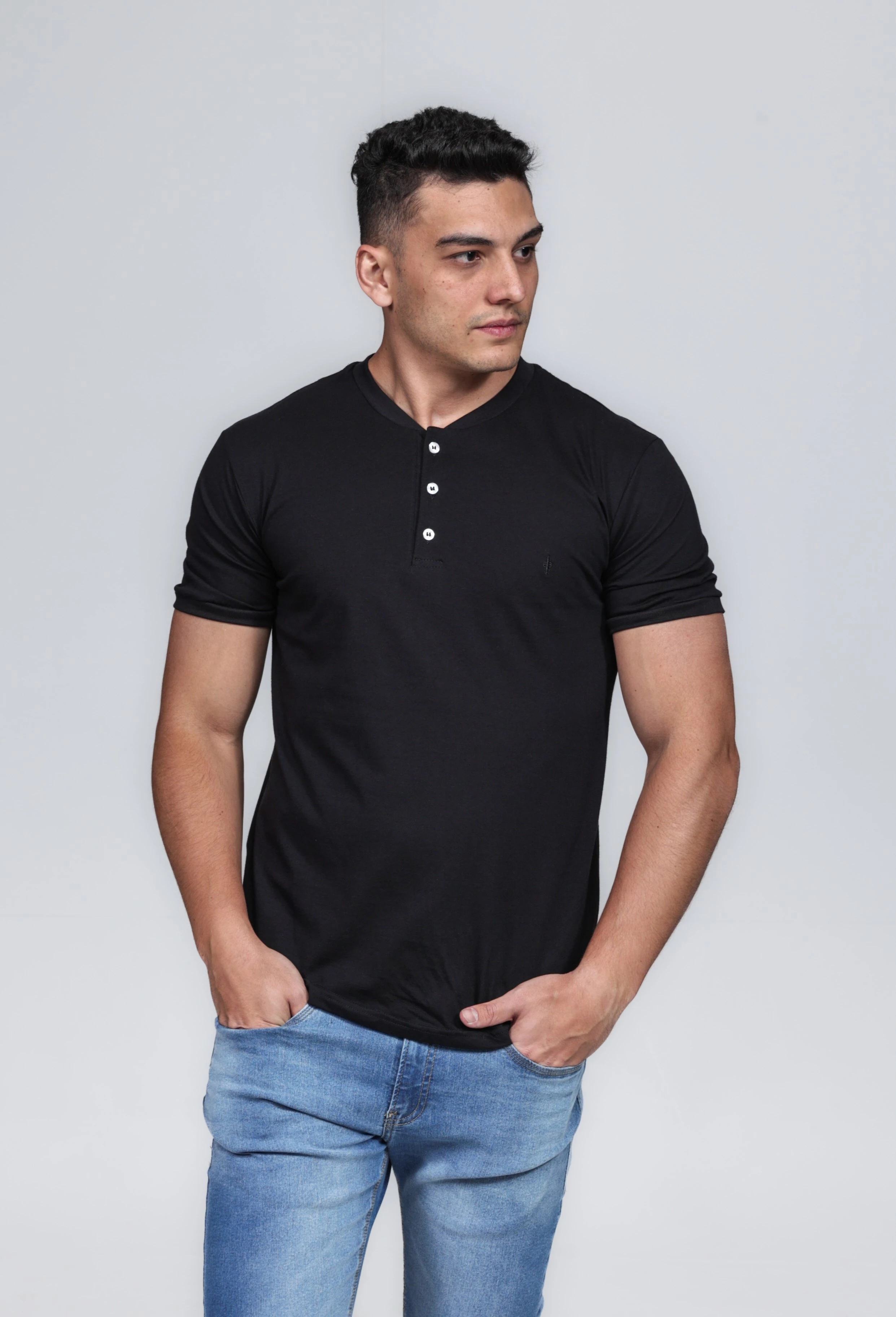 CAMISETA MASCULINA GOLA PORTUGUESA ALGODÃO PIMA PRETA